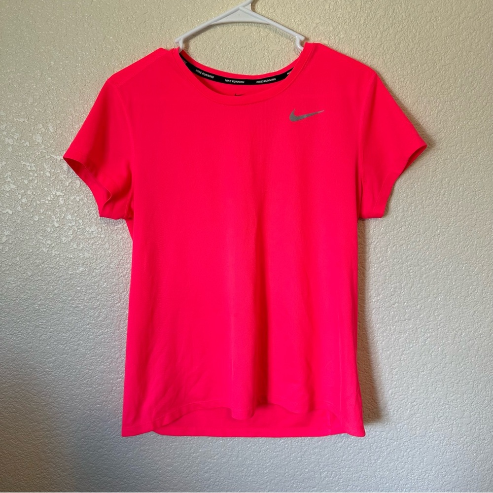 Nike Running Dri-Fit Women's Pink T-Shirt Size Medium